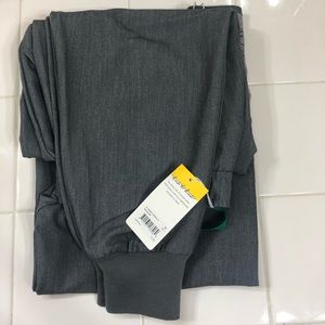 FIGS Md size Graphite jogger set w/Gona scrub top